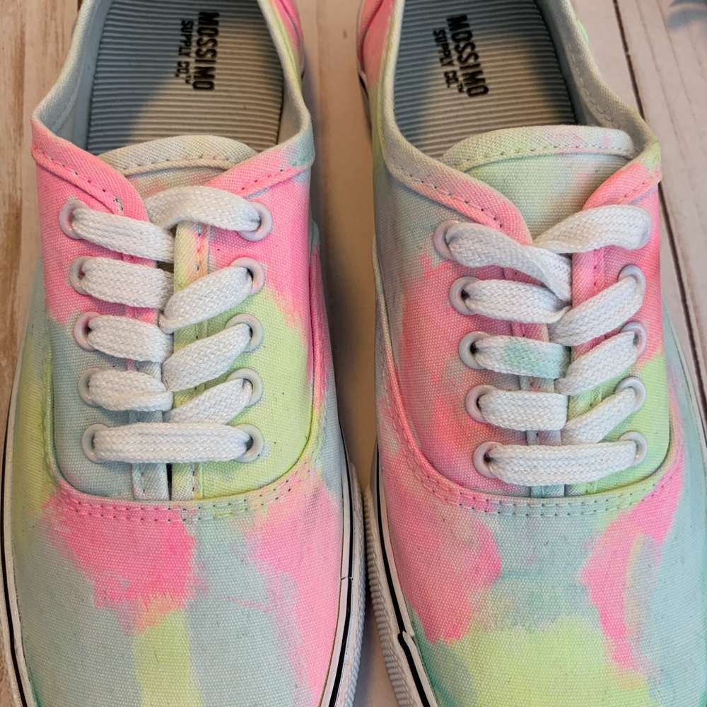 Tie Dye customized classic canvas sneaker 🌈 - Picture 4 of 9